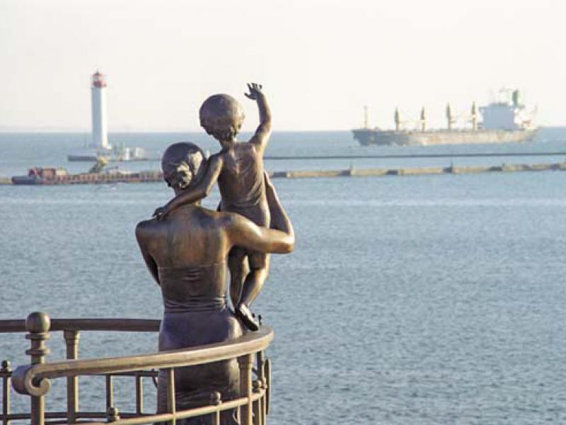 Памятник жене моряка, Одесский морпорт, Одесса